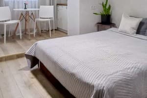 Белая студия рядом с Южным вокзалом 10